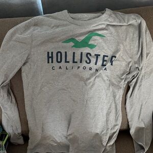 Hollister Heather Gray Tee with Green Logo